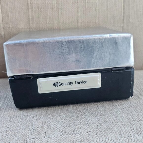 East 5th Ladies Bracelet & Earrings Set Silver Tone Fashion Jewelry New in a box - Picture 11 of 12